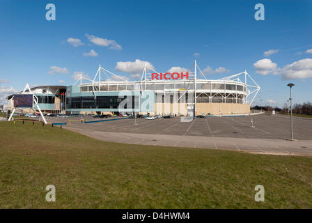 Coventry, Regno Unito. Il 14 marzo 2013. Arena Coventry Ltd annunciare l'applicazione alla High Court di Londra per la richiesta si fa un ordine di amministrazione contro di Coventry City Football Club. La Ricoh Arena Coventry oggi. I club sono detti a dovere ACL oltre € 1,3 milioni in affitti arretrati sul terreno di calcio. Credito: John Martin / Alamy Live News Foto Stock