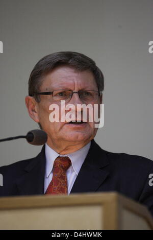 Sopot, Polonia. Il 14 marzo 2013. Il Professor Leszek Balcerowicz offre una lezione a Gdansk universitaria. Balcerowicz è un economista polacco, l'ex presidente della Banca nazionale di Polonia e vice primo ministro Tadeusz Mazowiecki governo. Egli è famoso per attuare il polacco della trasformazione economica programma negli anni novanta, una terapia shock a cui si fa comunemente riferimento come il piano Balcerowicz.Lui è un professore al mondo il primo istituto universitario di studi post laurea e la formazione nel settore degli affari europei Collegio d'Europa. Credito: Michal Fludra / Alamy Live News Foto Stock