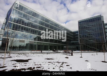 Gdynia, Polonia. Il 14 marzo 2013. Apertura ufficiale di due nuovi edifici moderno della Pomerania Parco Scientifico e Tecnologico a Gdynia. PSTP (polacco PPNT) offre spazi attraenti per i locali e laboratori, sale per conferenze ed esposizioni, prototipo di camere e area ricreativa uft di alta tecnologia in base a idee, principalmente nel settore della biotecnologia, della protezione dell'ambiente, informatica, elettronica e telecomunicazioni, design industriale. Credito: Michal Fludra / Alamy Live News Foto Stock