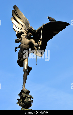 Londra, Inghilterra, Regno Unito. Eros in Piccadilly Circus (Alfred Gilbert, 1893) correttamente il Shaftesbury Memorial Fountain Foto Stock