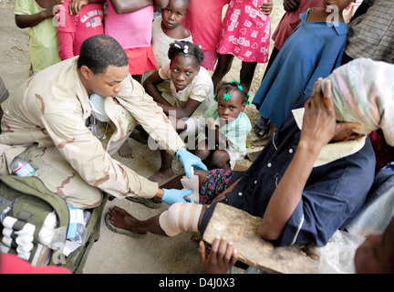 PSU 307 visite orfanotrofio di Haiti Foto Stock