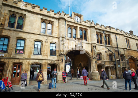 La Guildhall e Stonebow High Street Lincoln Lincolnshire Inghilterra Foto Stock