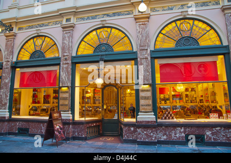 Chocolaterie Neuhaus dolciumi all'interno Galeries Royales Saint-Hubert o Koninklijke Sint-Hubertusgalerijen shopping arcade Foto Stock