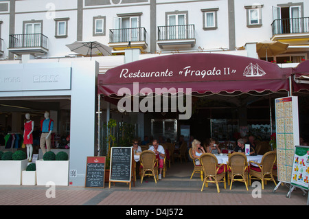 Ristorante sul lungomare spiaggia Puerto de Mogan resort Gran Canaria Island nelle Isole Canarie Spagna Europa Foto Stock