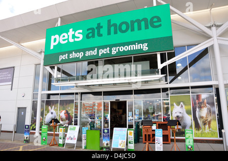 " Animali domestici in casa' store, la buccia centro, Skimped Hill, Bracknell, Berkshire, Inghilterra, Regno Unito Foto Stock