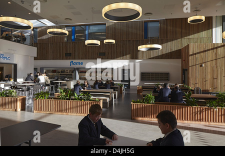 Stanley Park High School, Sutton, Regno Unito. Architetto: Haverstock Associates LLP, 2012. Caffetteria vista. Foto Stock