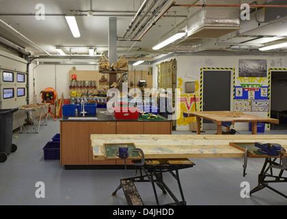Stanley Park High School, Sutton, Regno Unito. Architetto: Haverstock Associates LLP, 2012. Falegnameria Officina. Foto Stock