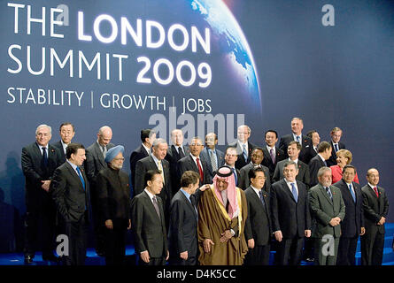 I leader del mondo?s maggiori economie rappresentano per la foto di gruppo del Summit G-20 sui mercati finanziari ed economia mondiale a Londra, Regno Unito, 02 aprile 2009. Foto: STEFFEN KUGLER Foto Stock