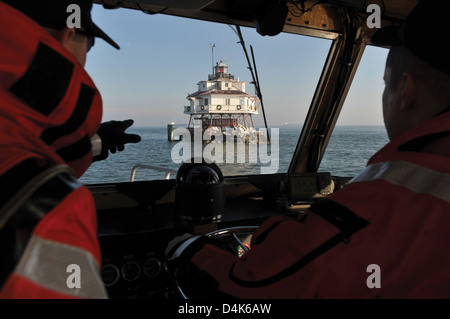 Coast Guard mantiene storico faro Foto Stock