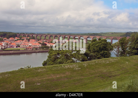 Un viadotto sopra il Tweed Foto Stock