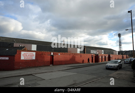 Barnsley Football Club sostenitori tornelli ingresso alla loro massa Oakwell nello Yorkshire Regno Unito Foto Stock