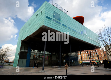 Peckham Library nel sud di Londra progettato da Will Alsop e vincitore del premio di Stirling in 2000 Foto Stock