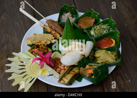 Indonesia Bali Ubud, tradizionale piatto in un ristorante Foto Stock