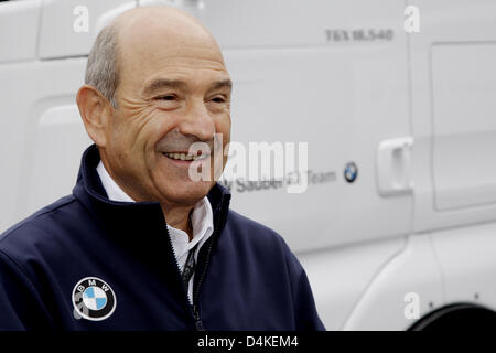 Svizzero Peter Sauber, team advisor della BMW Sauber F1 Team, visto nel paddock prima del Gran Premio di Germania al Nuerburgring in Nuerburg, Germania, 12 luglio 2009. Foto: Jens BUETTNER Foto Stock