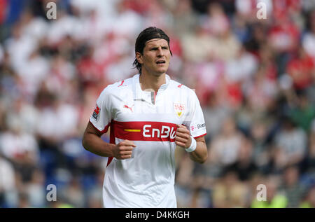 Stoccarda?s Mario Gomez visto in azione durante la Bundesliga soccer match DSC Arminia Bielefeld vs VfB Stuttgart a SchuecoArena a Bielefeld, Germania, 2 maggio 2009. La partita è finita 2-2. Foto: Friso Gentsch Foto Stock