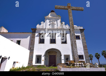 Portogallo Alentejo: facciata principale dell ex monastero Convento da Orada in Monsaraz Foto Stock