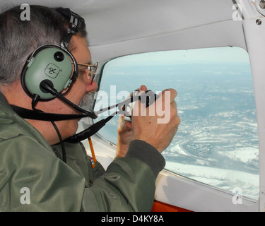 La guardia costiera aereo ausiliario al di sopra del Fiume Hudson Foto Stock