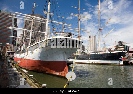 Il Wavertree, storico ferro-scafo nave a vela presso il South Street Seaport, Pier 16, New York Foto Stock