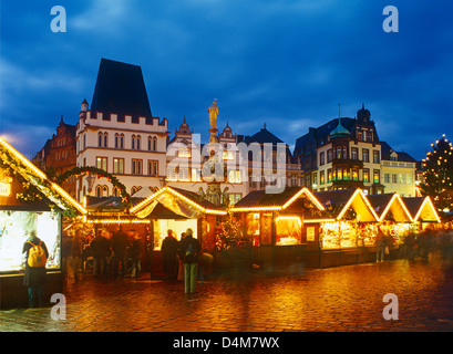 Mercatino di Natale di Treviri, la piazza del mercato, Renania-Palatinato, Germania Foto Stock