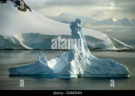 Maestoso Iceberg vicino Danco Island, Penisola Antartica Foto Stock