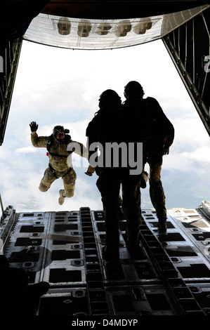 Coast Guard HC-130 Hercules aereo deployment di Alaska air Nazionale Guard Foto Stock