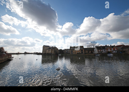 Fiume Great Ouse da Quay St Ives guardando verso il basso flusso Foto Stock