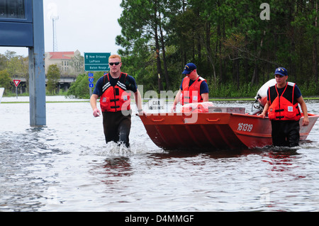 Assistenza di emergenza Response Team ritorna Foto Stock