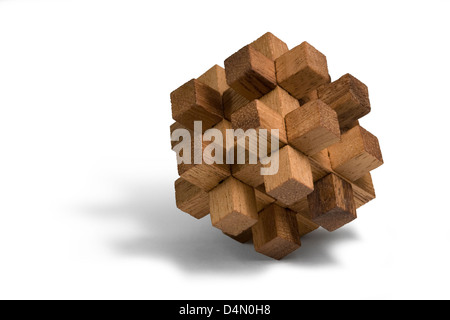 Studio fotografico di un di legno 3D-puzzle in bianco indietro Foto Stock