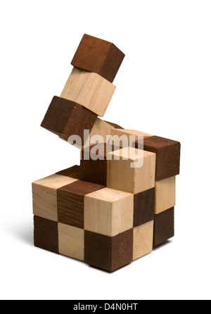 Studio fotografico di un di legno 3D-puzzle in bianco indietro Foto Stock