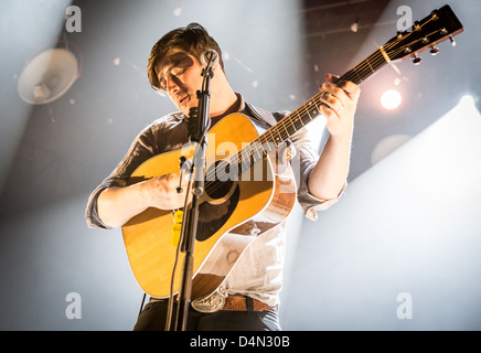 Marzo 14, 2013 - English folk rock band Mumford & Sons esegue live all'Alcatraz, Milano, Italia Foto Stock