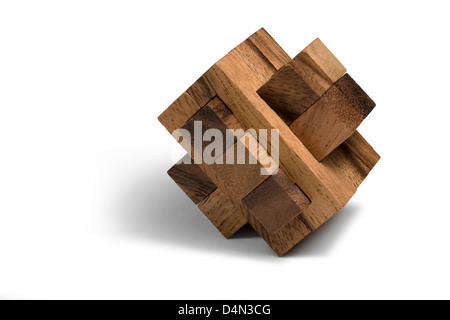 Studio fotografico di un di legno 3D-puzzle in bianco indietro Foto Stock