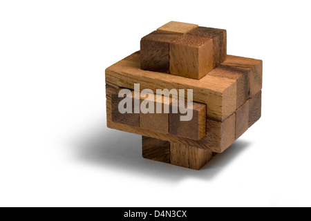 Studio fotografico di un di legno 3D-puzzle in bianco indietro Foto Stock