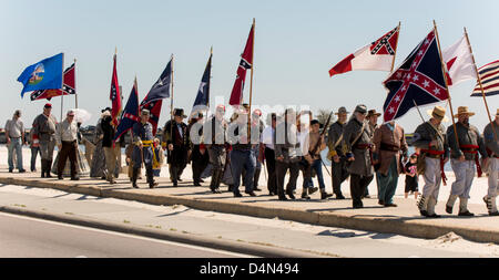 Marzo 16, 2013 - Biloxi MS, noi - i figli di veterani confederati rally in occasione del centocinquantesimo anniversario della causa del sud dell'indipendenza e la dedizione di Jefferson Davis Presidential Library a Beauvoir.(Immagine di credito: © Brian Cahn/ZUMAPRESS.com) Foto Stock