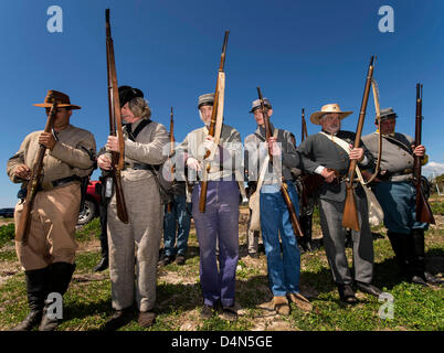 Marzo 16, 2013 - Biloxi MS, noi - i figli di veterani confederati rally in occasione del centocinquantesimo anniversario della causa del sud dell'indipendenza e la dedizione di Jefferson Davis Presidential Library a Beauvoir.(Immagine di credito: © Brian Cahn/ZUMAPRESS.com) Foto Stock