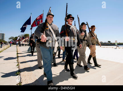 Marzo 16, 2013 - Biloxi MS, noi - i figli di veterani confederati rally in occasione del centocinquantesimo anniversario della causa del sud dell'indipendenza e la dedizione di Jefferson Davis Presidential Library a Beauvoir.(Immagine di credito: © Brian Cahn/ZUMAPRESS.com) Foto Stock