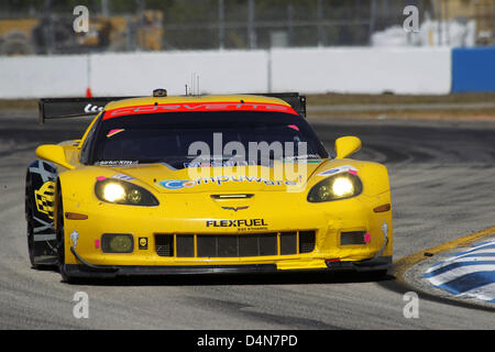 Marzo 16, 2013 - Sebring, Florida, Stati Uniti - ALMS Round 1 12 Ore Sebring,Sebring,FL, 13-16 marzo 2013, Jan Magnussen, Antonio Garcia, GIORDANIA TAYLOR, Chevrolet Corvette C6 ZR1 (credito Immagine: © Ron Bijlsma/ZUMAPRESS.com) Foto Stock