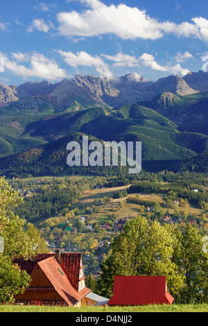 Vista dei monti Tatra da vicino a Zakopane, Malopolska, Polonia Foto Stock