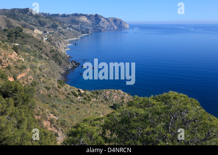 Il tratto di costa tra Maro e La Herradura sulla Costa del Sol in Spagna Foto Stock