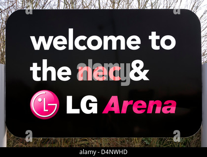 Firmare all'entrata per il centro espositivo NEC e LG Arena di Birmingham West Midlands, Regno Unito Foto Stock