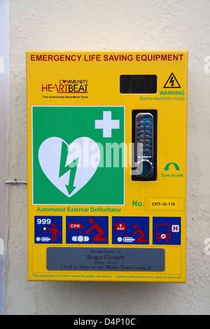 Defibrillatore automatico esterno Foto Stock