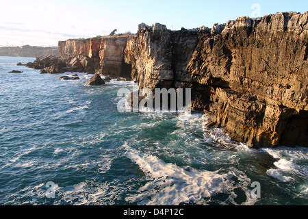 Cliff a Cascais, Portogallo Foto Stock