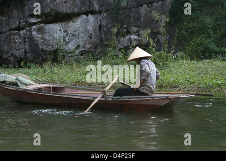 Vietnam Pagoda di profumo fiume evidenzia Hanoi Foto Stock