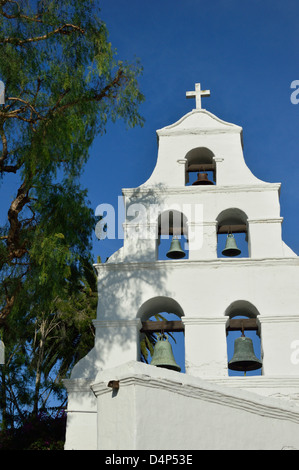 Torre campanaria struttura della Missione di San Diego de Alcalá, chiesa cattolica, San Diego, California Foto Stock