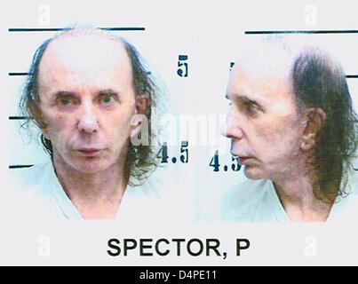 Noi produttore musicale Phil Spector mostrato in una dispensa di fotografia rilasciato il 10 giugno 2009 dalla California Dipartimento di correzioni e ufficio riabilitazione. Spector è stato condannato a 19 anni di vita in prigione per il 2003 assassinio di attrice Lana Clarkson il 29 maggio 2009 ed è attualmente al nord Kern prigione di stato, un centro di accoglienza in Kern County, California, Stati Uniti d'America. La reception cento Foto Stock