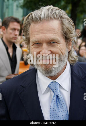 Attore statunitense Jeff Bridges arriva per la premiere del film "Gli uomini che guardano a Capri? Durante la 34a Toronto International Film Festival di Toronto, Canada, 11 settembre 2009. Foto: Hubert Boesl Foto Stock