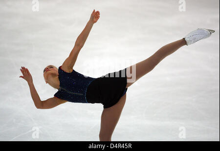 Figura finlandese skater Kiira Korpi esegue presso le donne?s pattinaggio di libera concorrenza a la quarantunesima edizione del Trofeo Nebelhorn a Oberstdorf in Germania, 26 settembre 2009. Korpi terminato al secondo. Foto: KARL-JOSEF HILDENBRAND Foto Stock