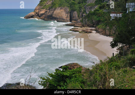 La vista su una piccola spiaggia di Rio de Janeiro, RJ, Brasile, 17 settembre 2009. Foto: Uwe Anspach Foto Stock