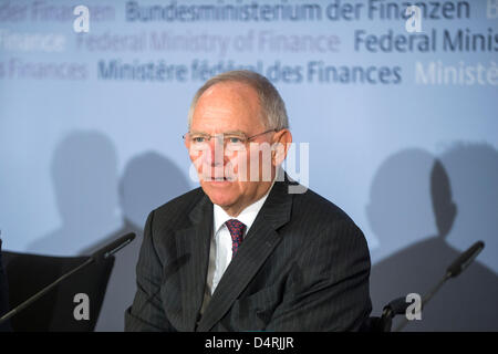 Marzo 18th, Berlin - Germania. Comunicato stampa Federale il Ministro delle finanze e Wolfgang Schäuble e presidente della Deutsche Bundesbank, Jens Weidmann, a presentare nuove strategie finanziarie a Cipro. Credits: Credito: Gonçalo Silva/Alamy Live news. Foto Stock