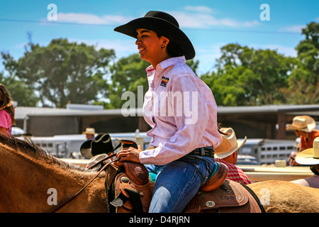 Cowgirl a Stato della Florida ottantacinquesimo Championship Rodeo in Arcadia Foto Stock