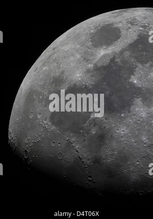 L'arto e il terminatore della ceratura gibbous moon. Foto Stock